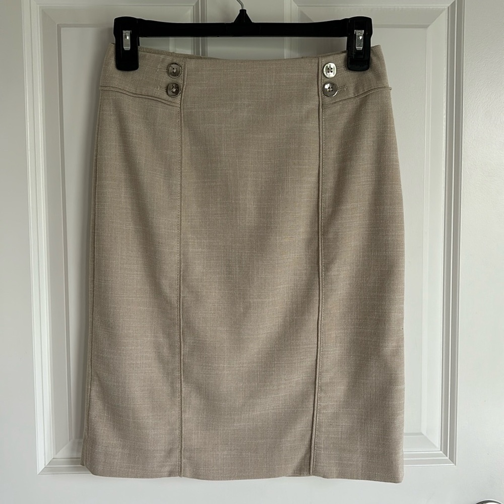 Whit House Black Market Tan Beige Pencil Skirt size 00